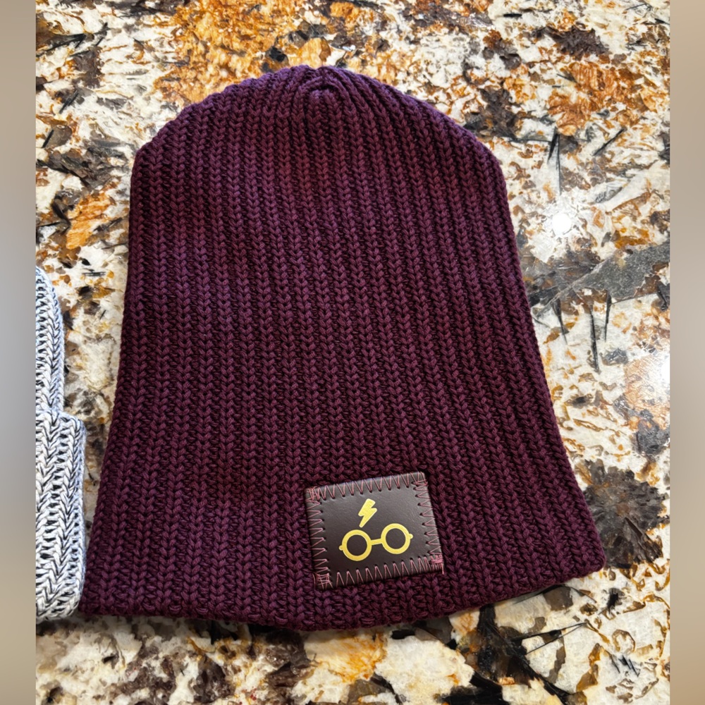 LOVE YOUR MELON Harry Potter Burgandy Winter Slouchy Beanie NEW